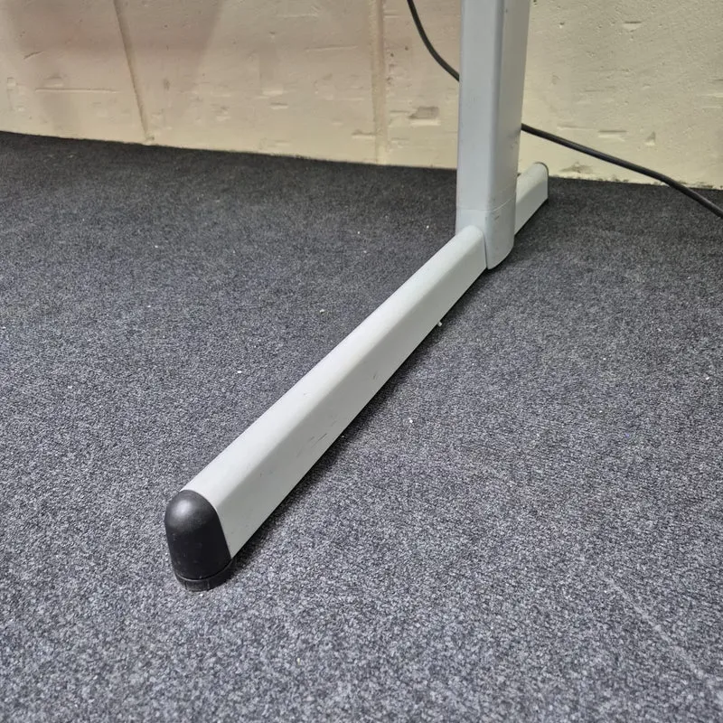 Elektrisch höhenverstellbarer Schreibtisch - Steelcase