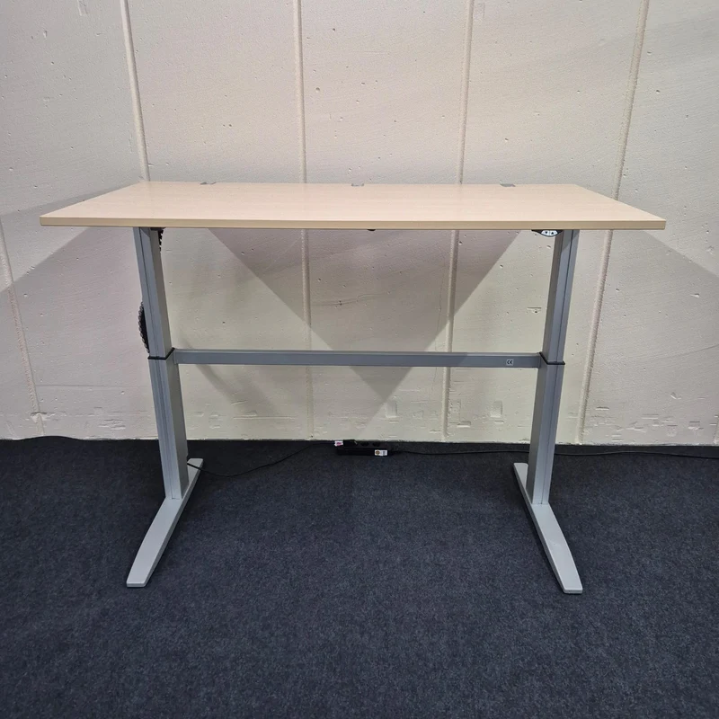 Steh-Sitz-Schreibtisch / CEKA / ahorn