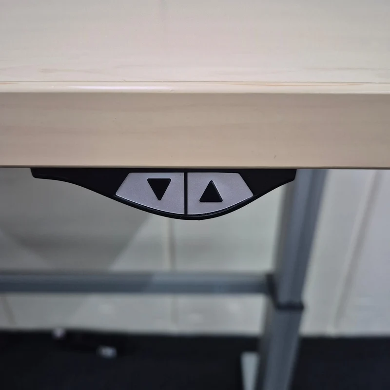 Steh-Sitz-Schreibtisch / CEKA / ahorn