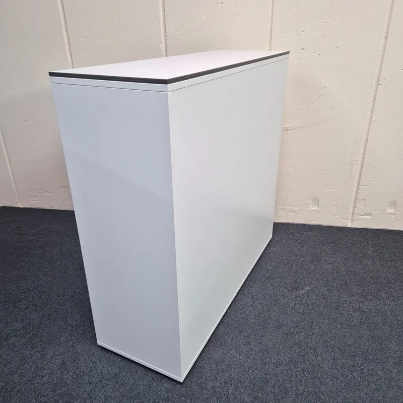 Sideboard /VS Büromöbel / weiß / Querrolllade silbergrau / 3 Ordnerhöhen / 120 cm
