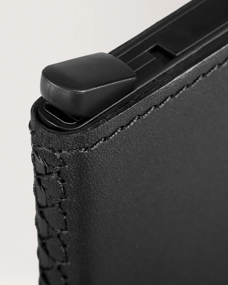 The Cardprotector - Return