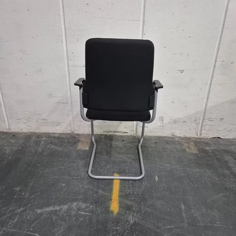 Freischwinger Interstuhl