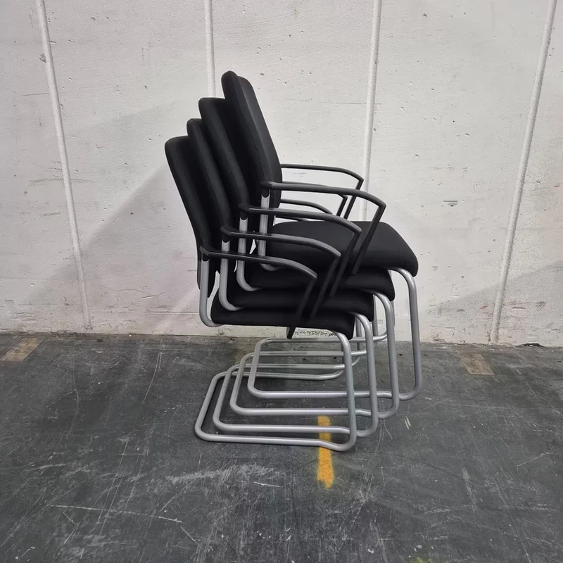 Freischwinger Interstuhl