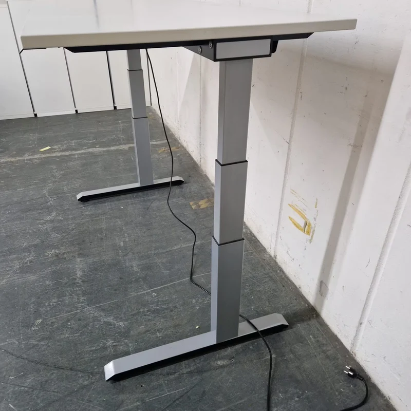 Elektrisch höhenverstellbarer Schreibtisch – Sedus Temptation