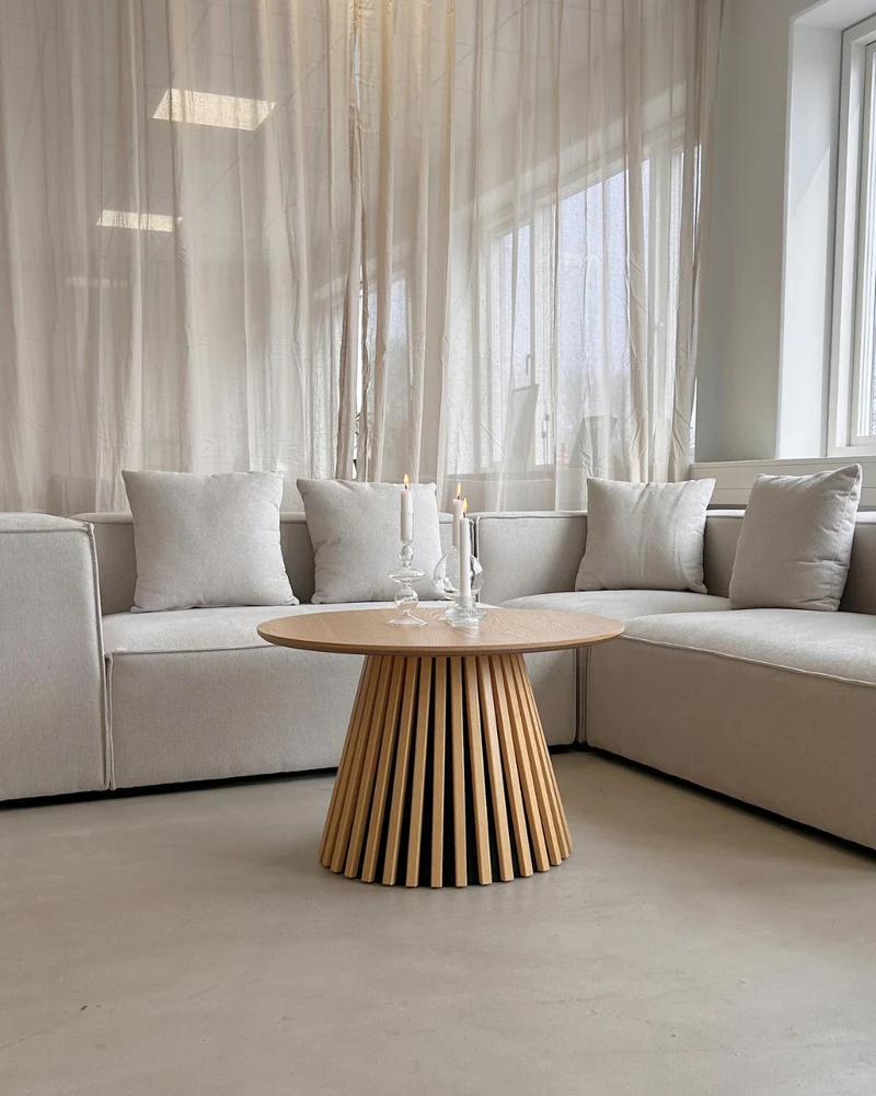Lewis Lamellen-Couchtisch in natürlicher Eichenoptik Ø70 cm