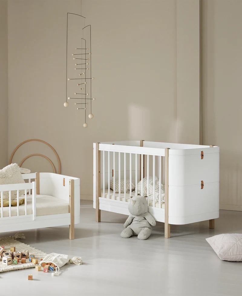 Oliver Furniture - Mini+ Babybett mit Umbauset, 68x122/162 cm, Weiß/Eiche