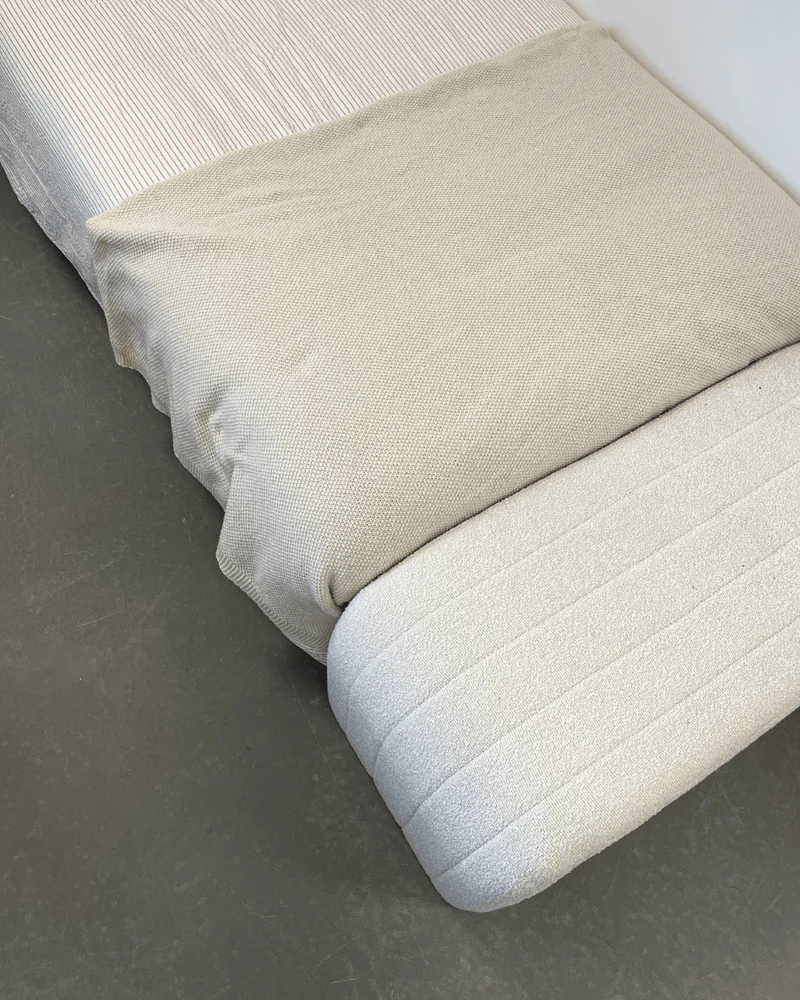 Lianna Bank in weißem Bouclé 95x40x44 cm