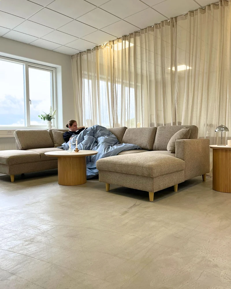Jennifer linksgewandtes U-Sofa in Sand mit Chaiselongue - L: 300 x T: 208 x H: 82 cm