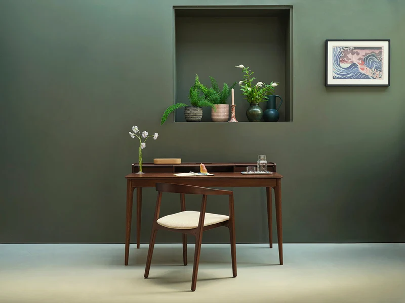 Schreibtisch 01, Nussbaum
