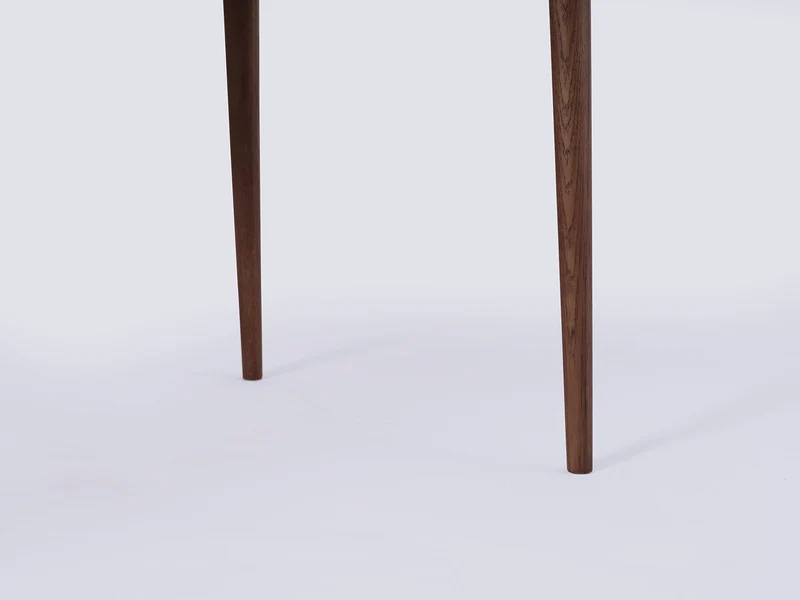 Schreibtisch 01, Nussbaum