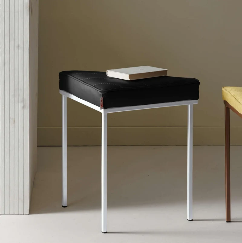 Cube Dreibein Hocker - Leder Premium