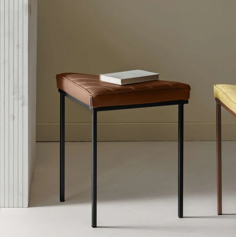 Cube Dreibein Hocker - Leder