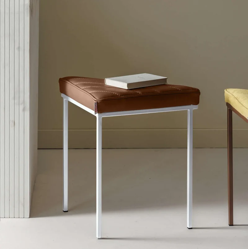 Cube Dreibein Hocker - Leder