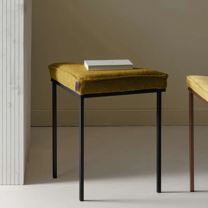 Cube Dreibein Hocker - Wool Line
