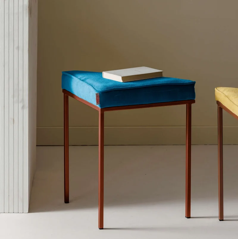 Cube Dreibein Hocker - Velvet Line