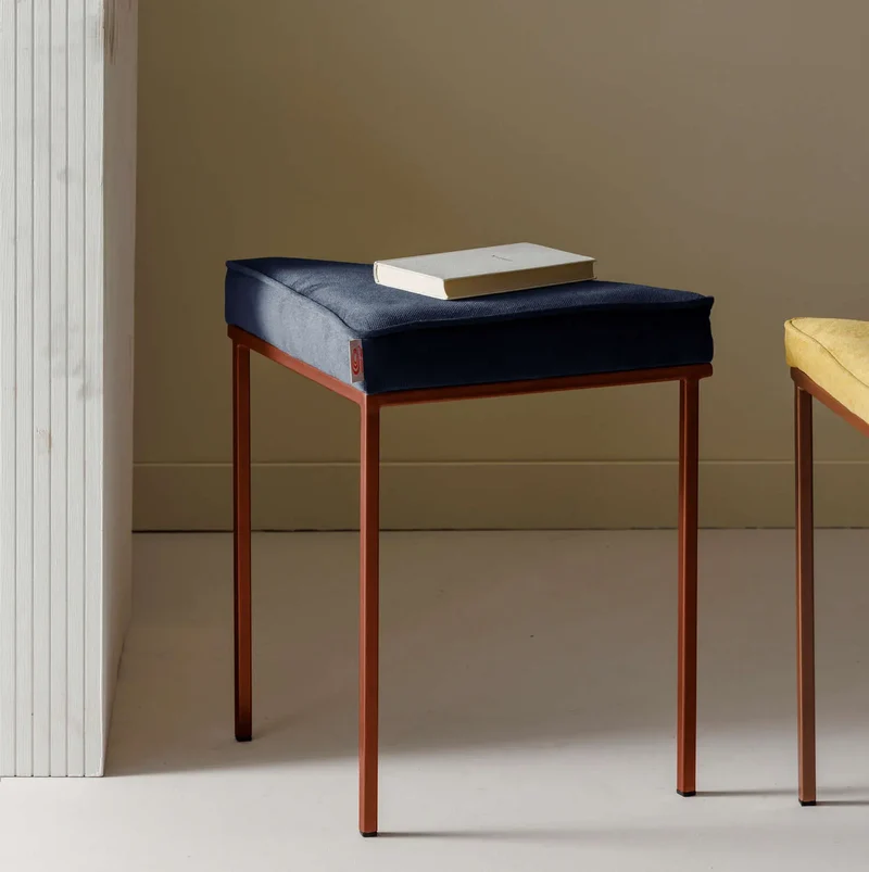 Cube Dreibein Hocker - Velvet Line