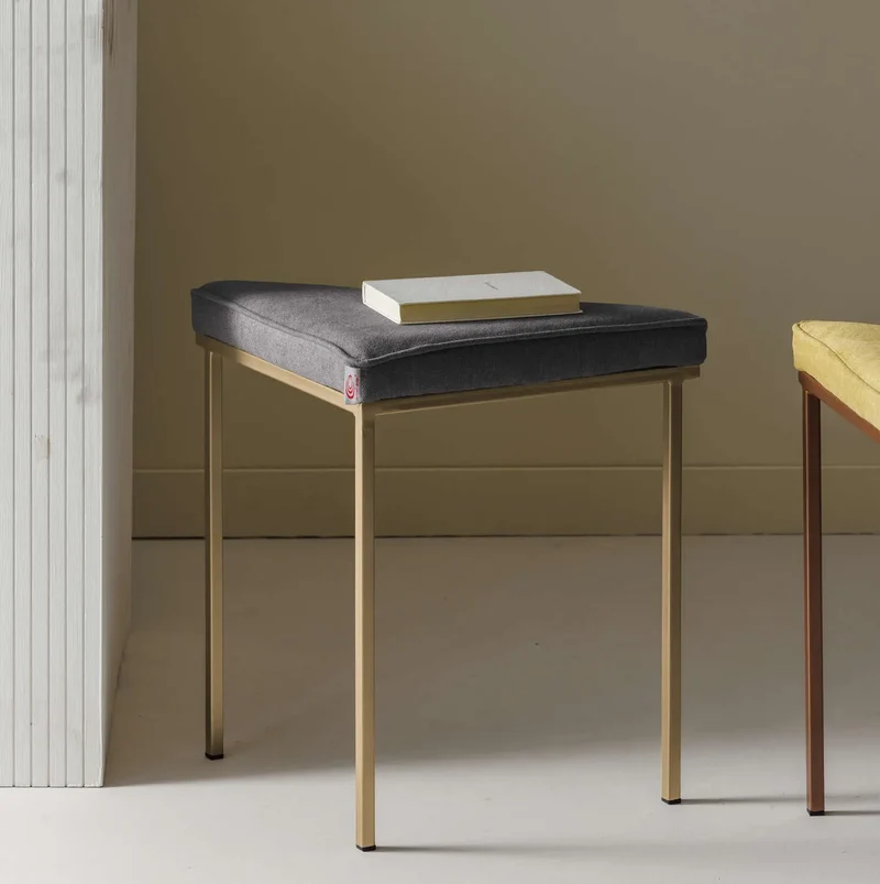 Cube Dreibein Hocker - Basic Line
