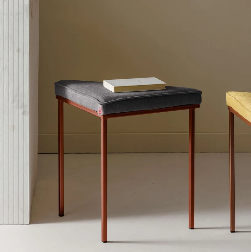 Cube Dreibein Hocker - Basic Line