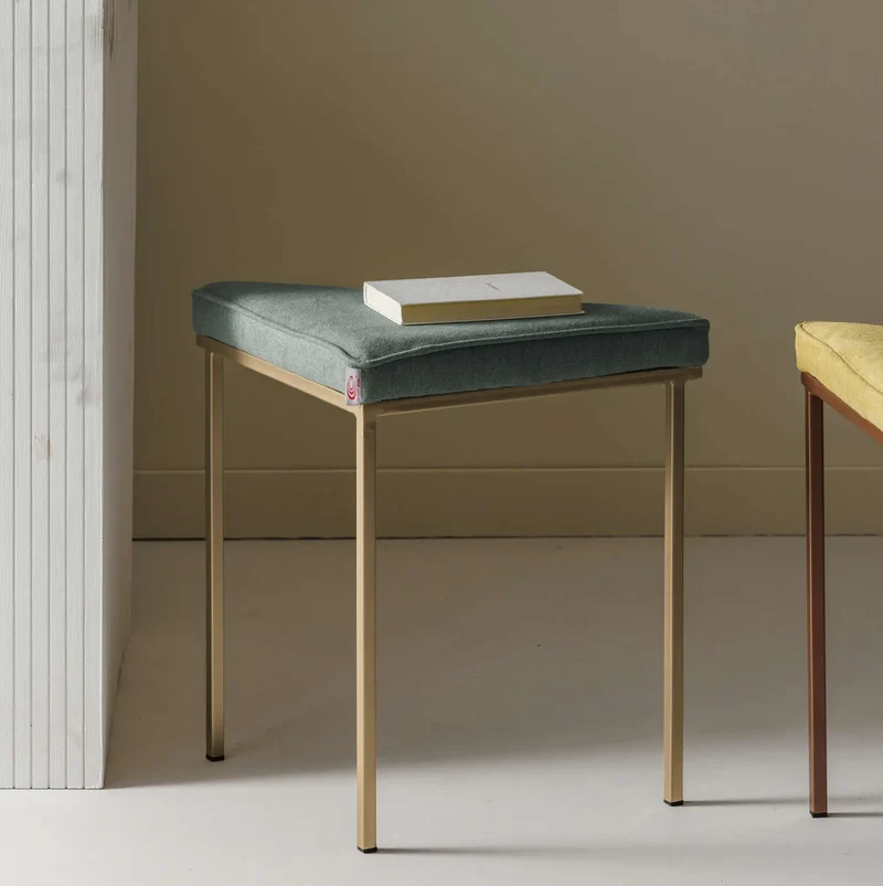 Cube Dreibein Hocker - Basic Line