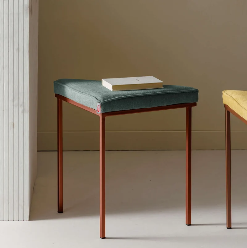 Cube Dreibein Hocker - Basic Line