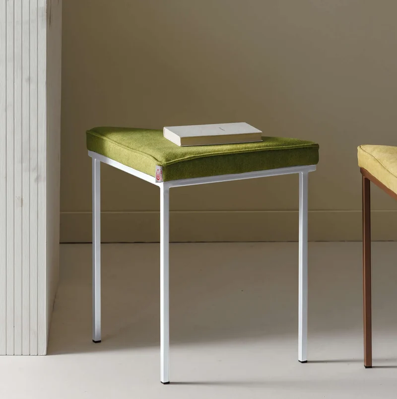 Cube Dreibein Hocker - Basic Line