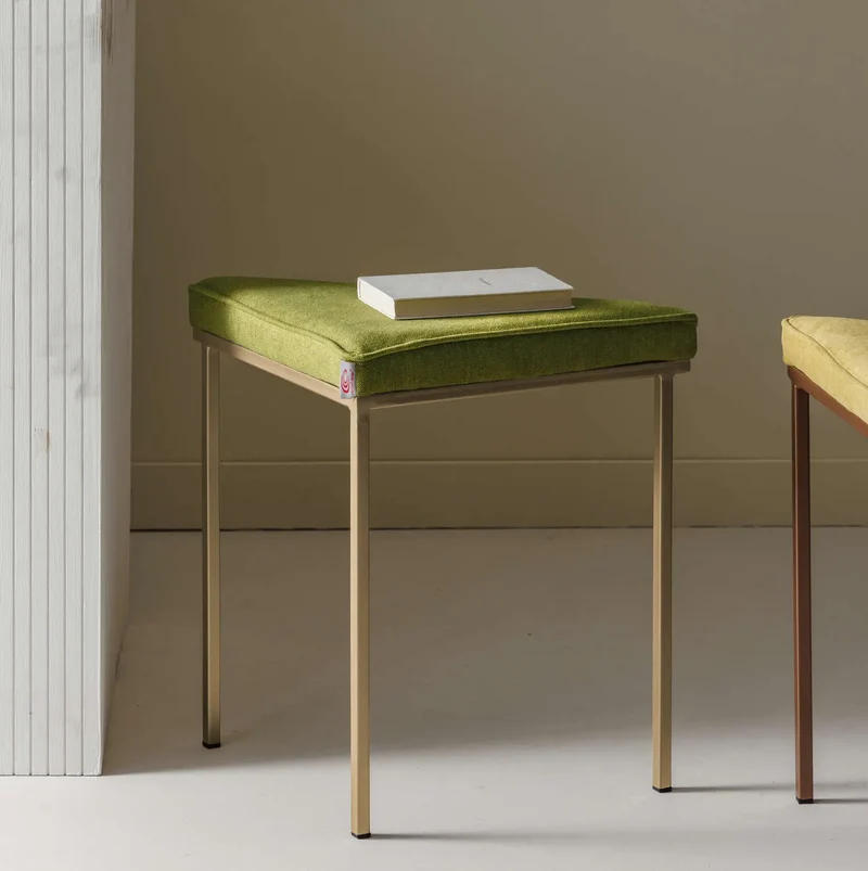 Cube Dreibein Hocker - Basic Line