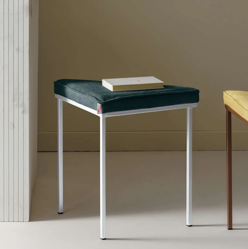 Cube Dreibein Hocker - Basic Line