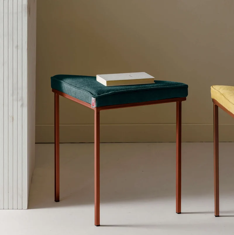 Cube Dreibein Hocker - Basic Line