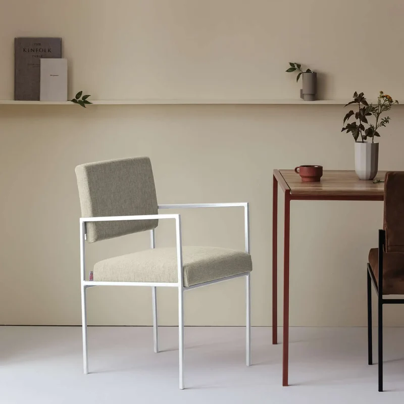 Cube Esstischstuhl mit Armlehnen - New Life
