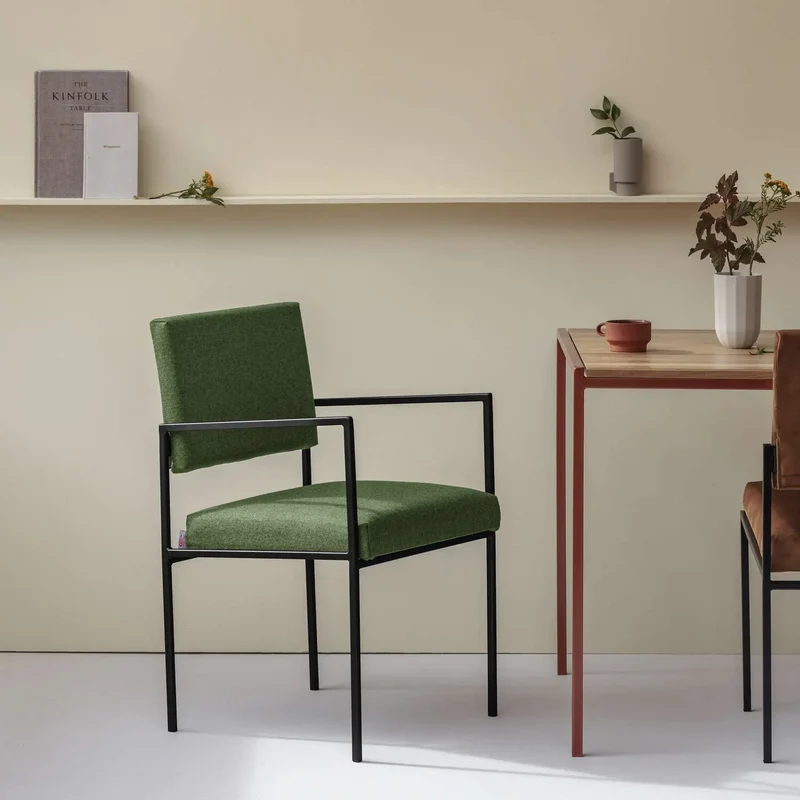 Cube Esstischstuhl mit Armlehnen - Wool Line