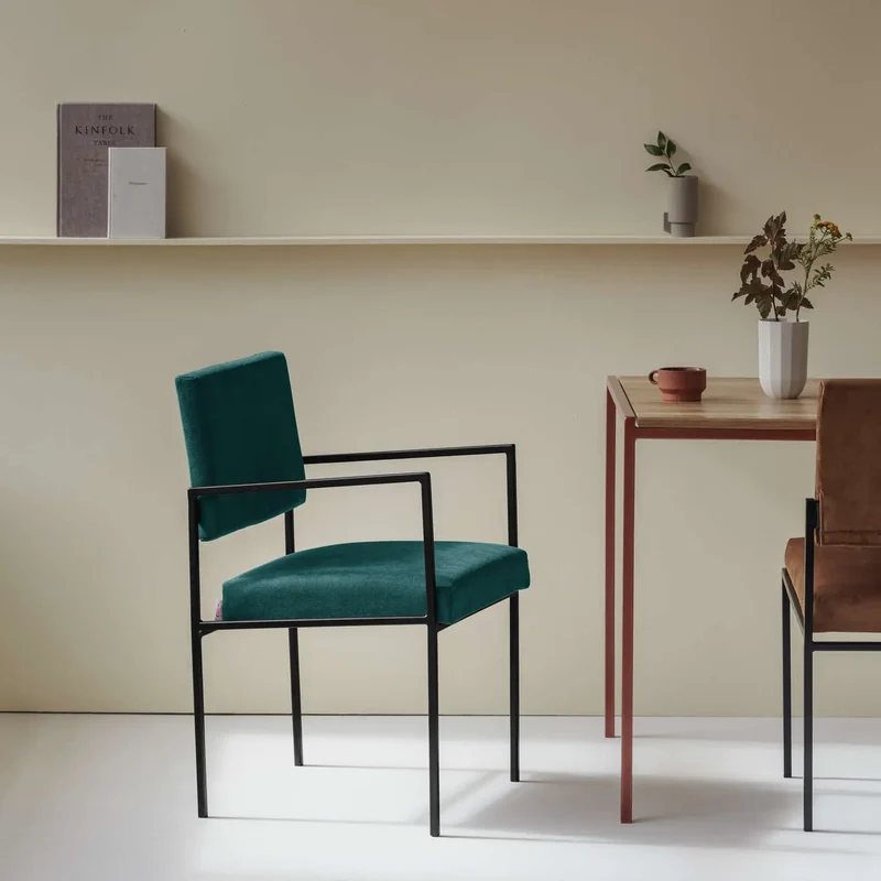 Cube Esstischstuhl mit Armlehnen - Velvet Line