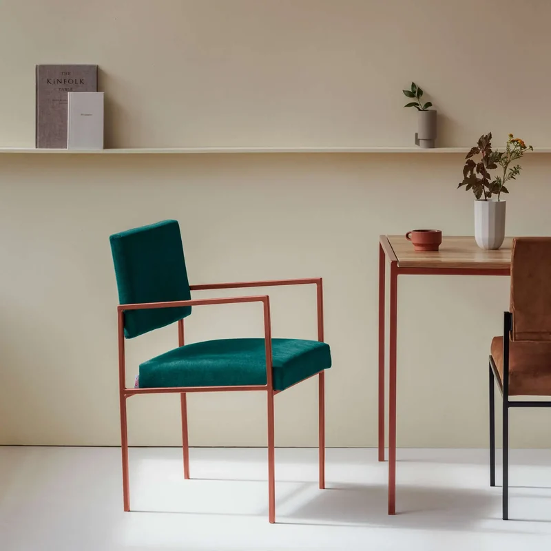Cube Esstischstuhl mit Armlehnen - Velvet Line