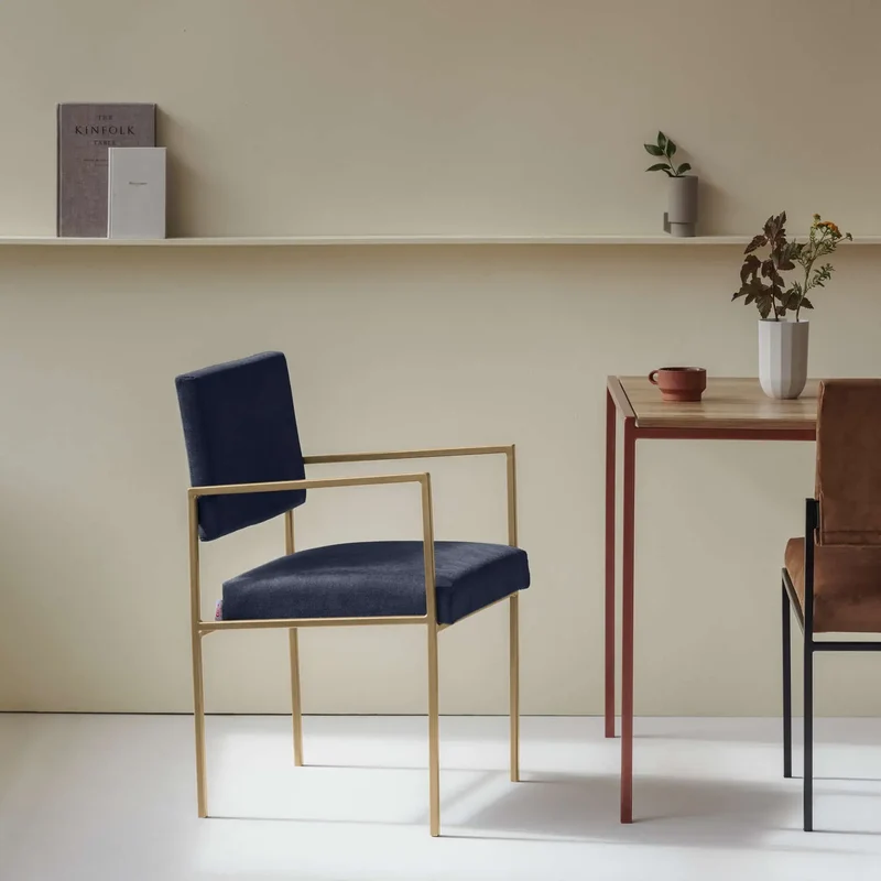 Cube Esstischstuhl mit Armlehnen - Velvet Line