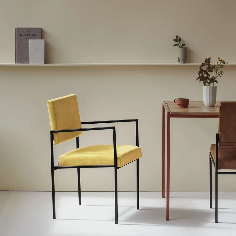Cube Esstischstuhl mit Armlehnen - Velvet Line