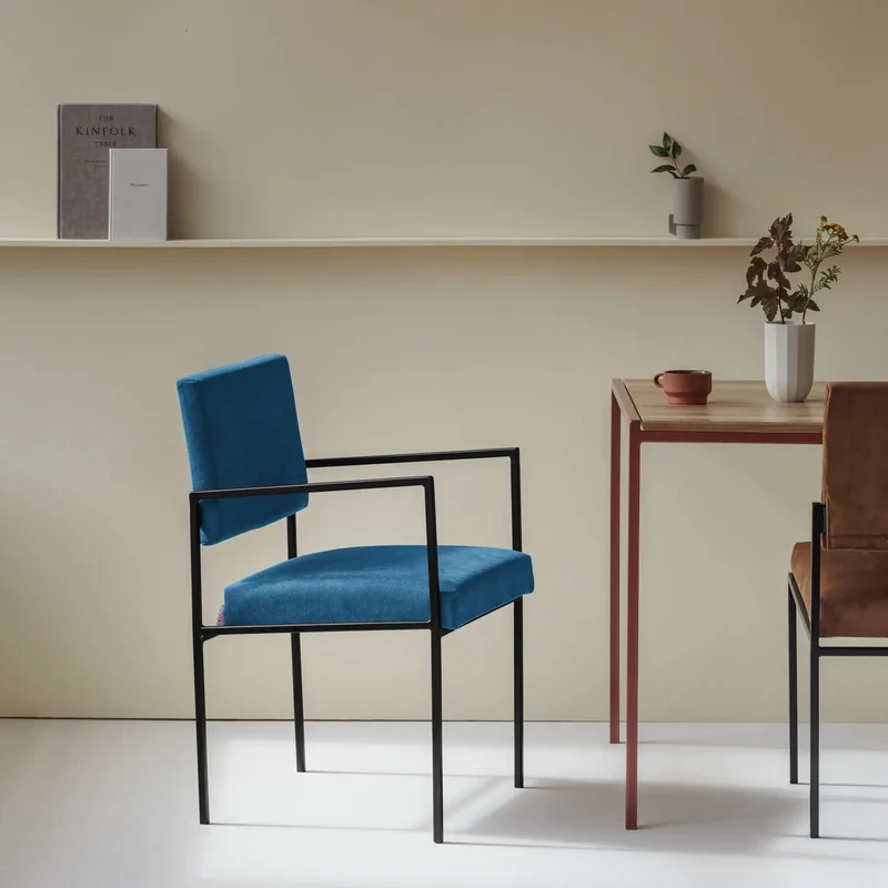 Cube Esstischstuhl mit Armlehnen - Velvet Line