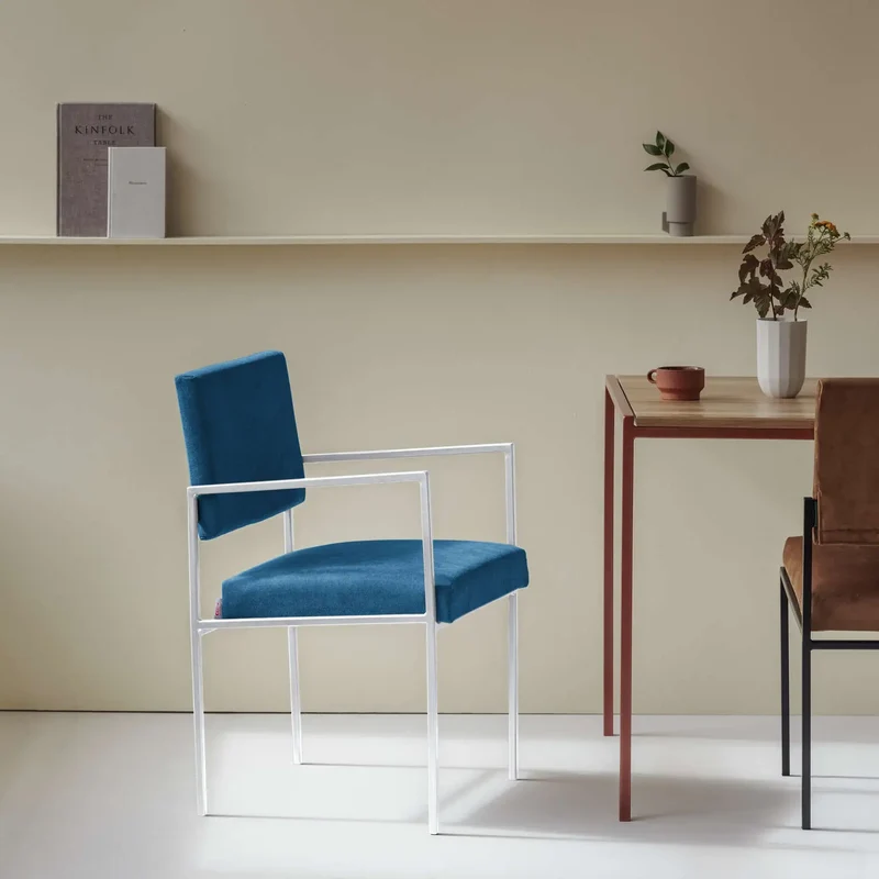 Cube Esstischstuhl mit Armlehnen - Velvet Line