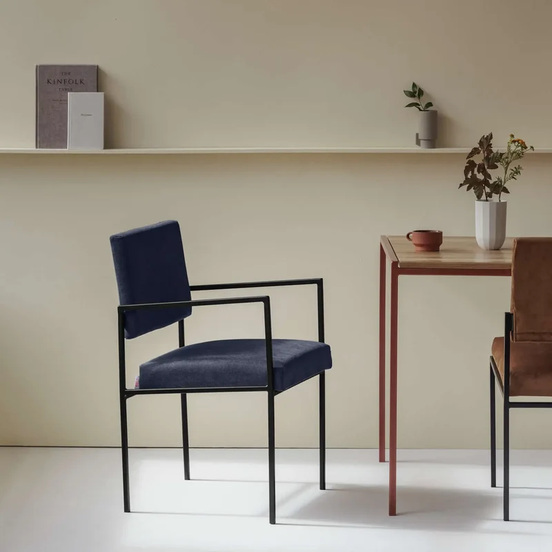 Cube Esstischstuhl mit Armlehnen - Velvet Line