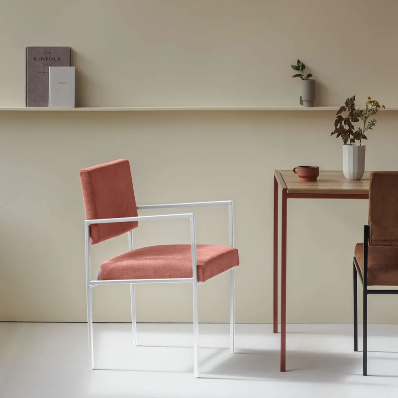 Cube Esstischstuhl mit Armlehnen - Velvet Line