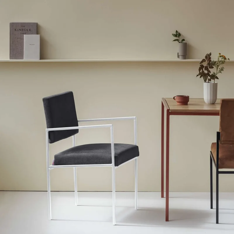 Cube Esstischstuhl mit Armlehnen - Basic Line