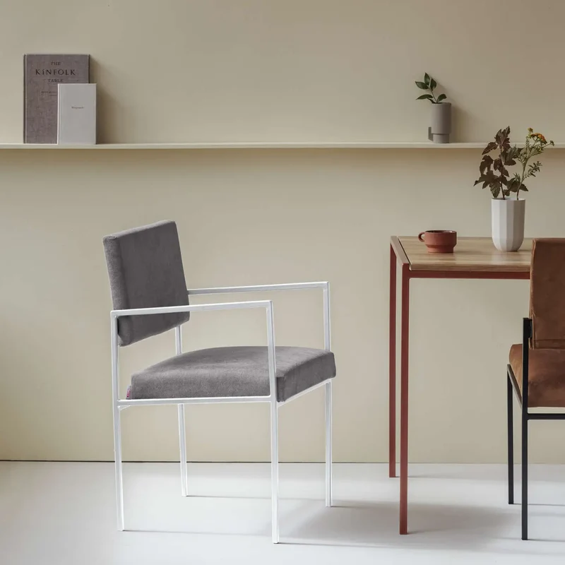 Cube Esstischstuhl mit Armlehnen - Basic Line