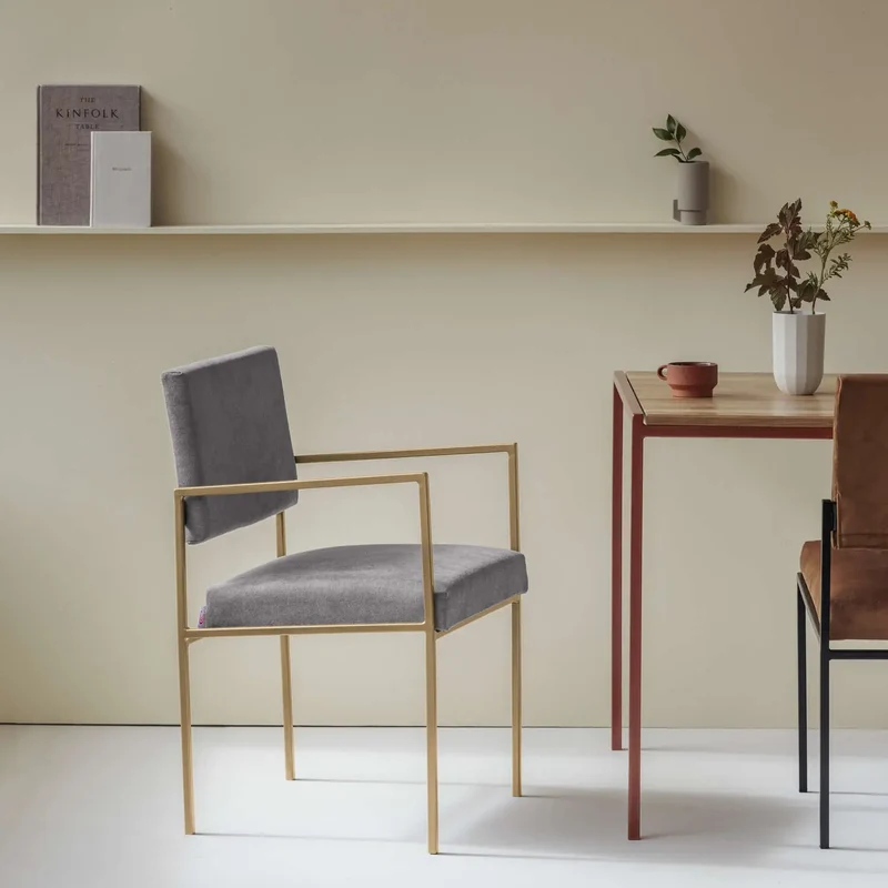 Cube Esstischstuhl mit Armlehnen - Basic Line