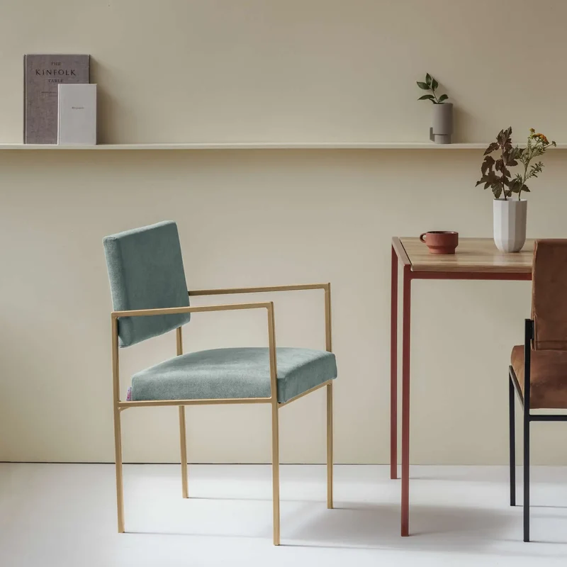 Cube Esstischstuhl mit Armlehnen - Basic Line