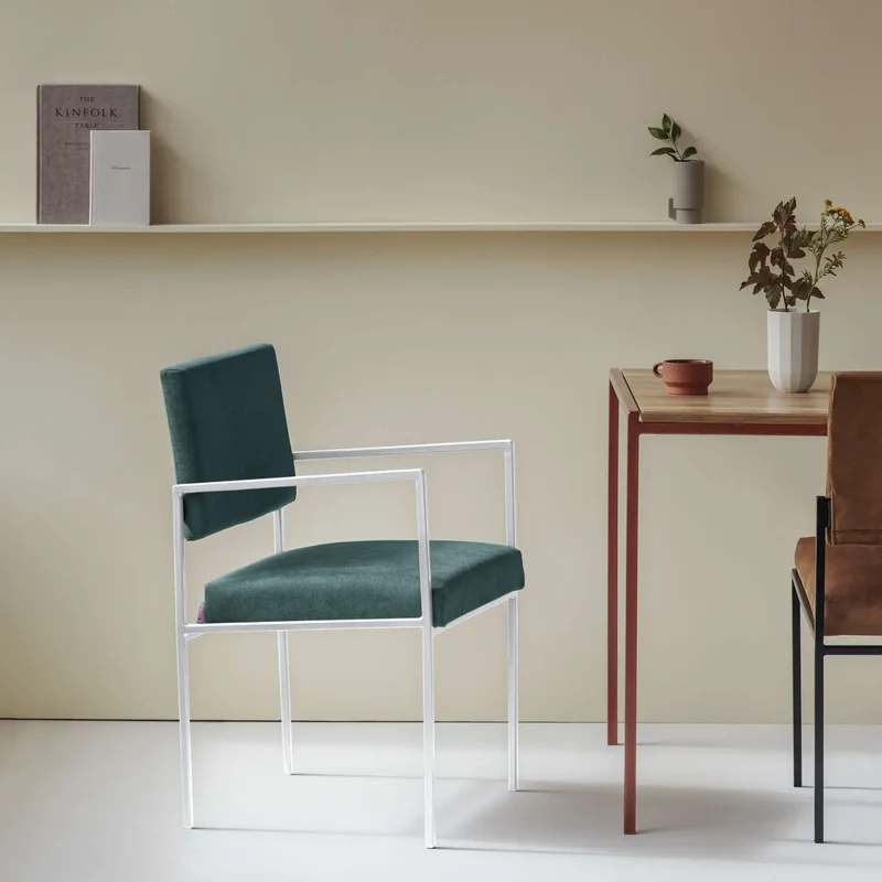 Cube Esstischstuhl mit Armlehnen - Basic Line
