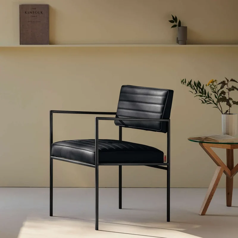 Cube Stuhl 55 mit Armlehnen - Leder