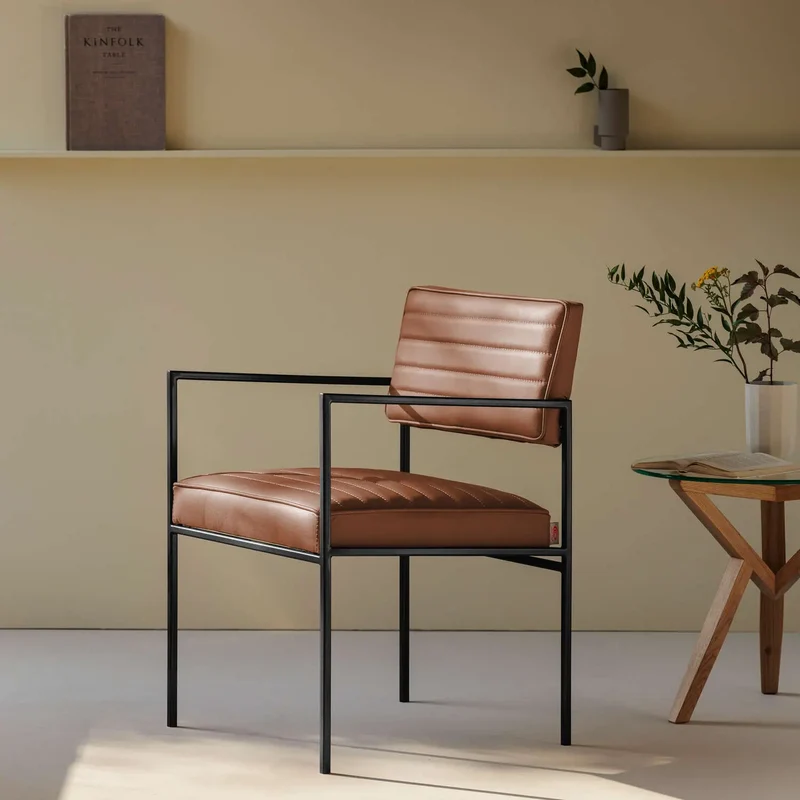 Cube Stuhl 55 mit Armlehnen - Leder
