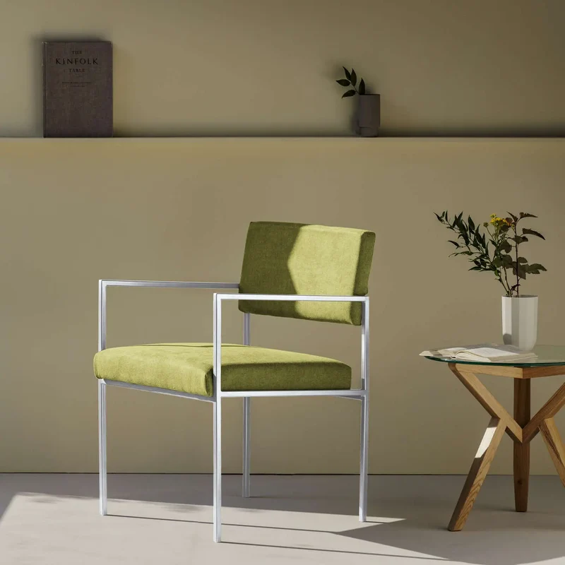 Cube Stuhl 55 mit Armlehnen - Basic Line
