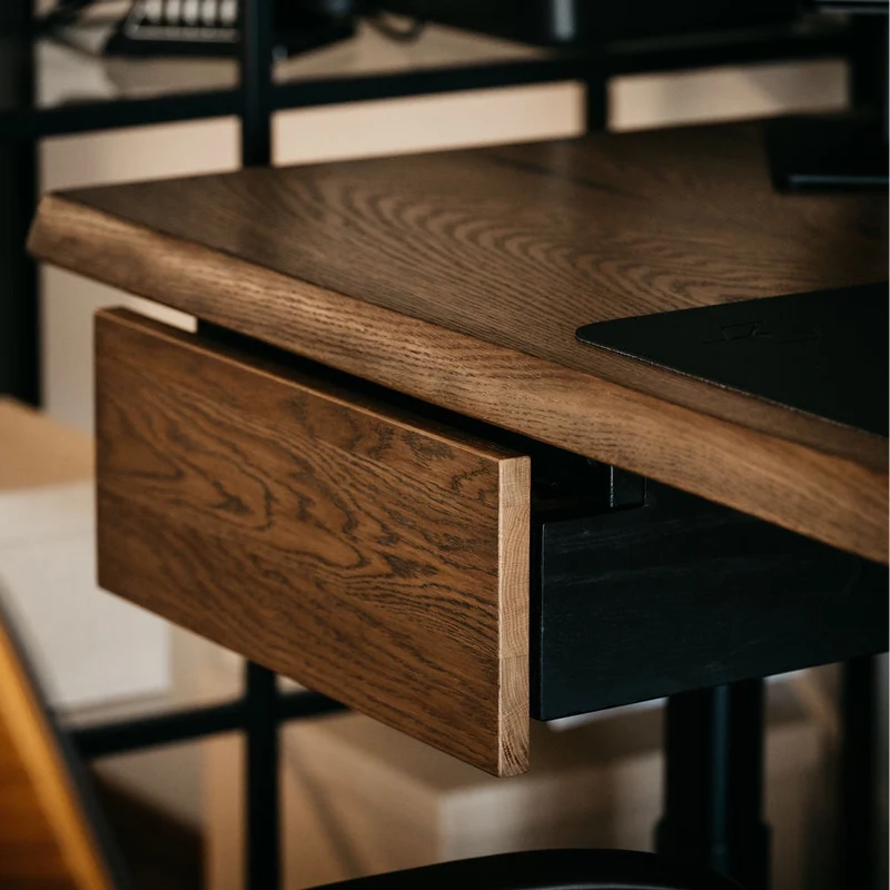 "Terra" Alive Oak Desktop