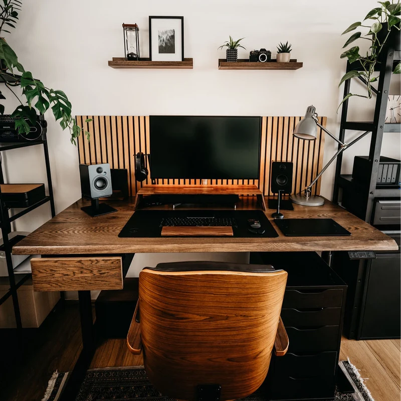 "Terra" Alive Oak Desktop