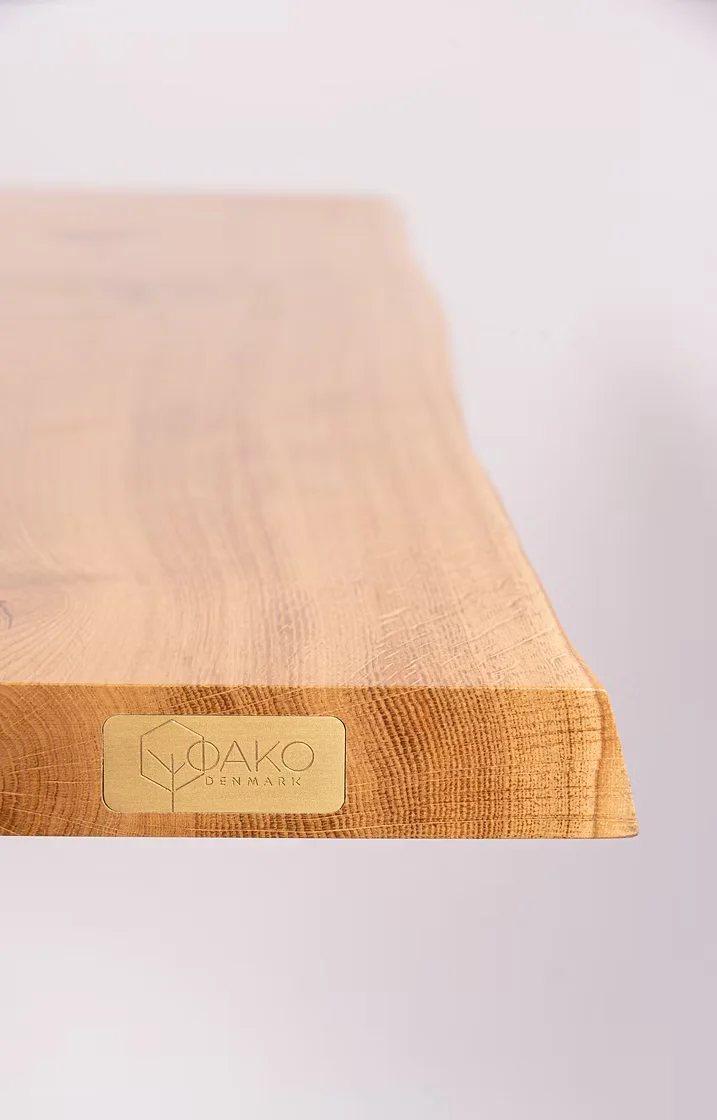 "Natural" Alive Oak Desktop