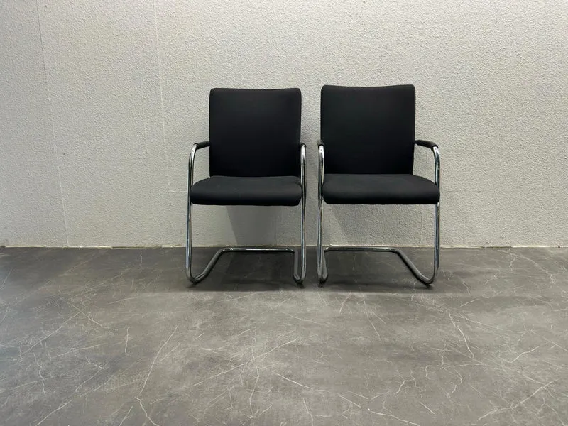 Steifensand Konferenzstuhl Schwarz